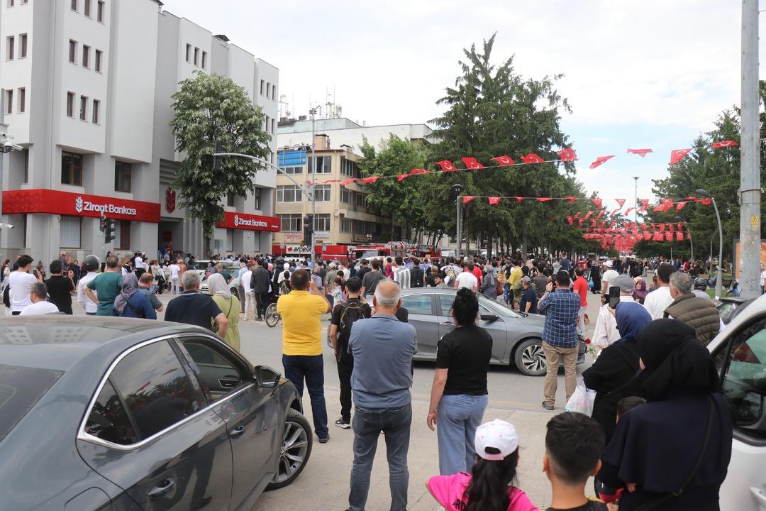 Film değil gerçek! Şehir şehir gezip bunu yapıyormuş: Binanın çatısına çıkıp... 5