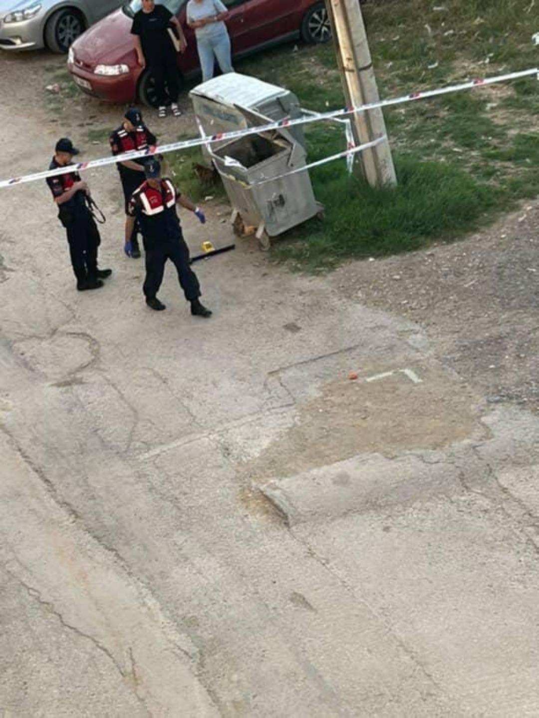 1200xauto İzmir'de seyir halindeki otomobile kurşun yağdırdılar: 3 kişi öldü, 3 kişi ağır yaralandı