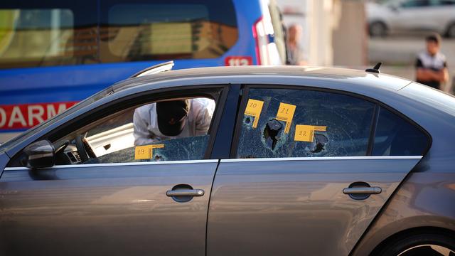 İzmir'de seyir halindeki otomobile kanlı pusu: 3 ölü, 3 ağır yaralı