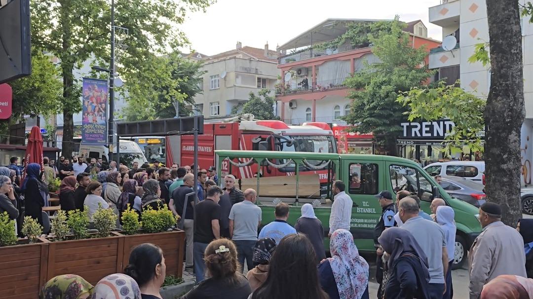 Çekmeköy de apartman dairesinde yangın! 1 kişi hayatını kaybetti 1