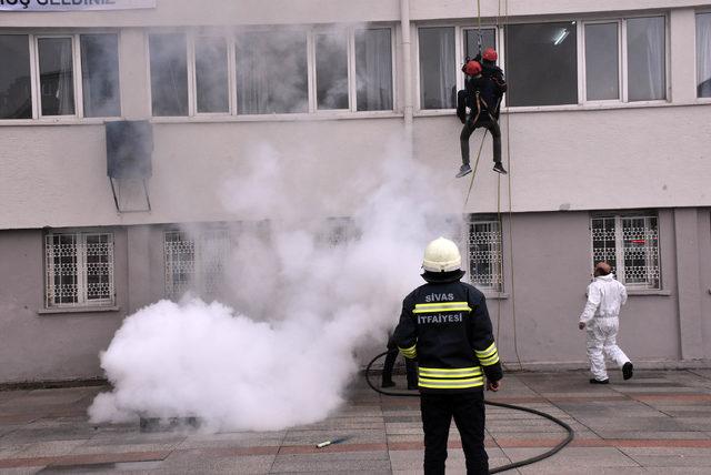 Okuldaki tatbikat gerçeğini aratmadı