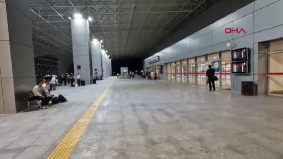 Diyarbakır da endişelendiren anlar! Pistte oluşan çatlak panik yarattı: "Uçuş trafiğine kapatılmıştır" 1