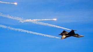 SOLOTÜRK'ten İstanbul'un fethinin 572. yıl dönümüne özel gösteri uçuşu