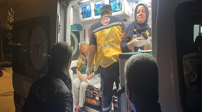 Sevgilisinden ayrılan alkollü kadın, annesini bıçakla rehin aldı