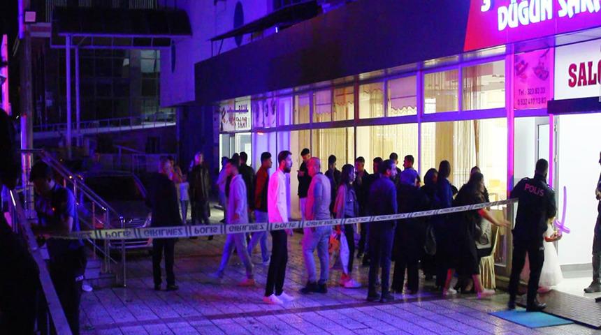 Düğündeki grupla kağıt toplayıcılar birbirine girdi: 2'si ağır 5 yaralı
