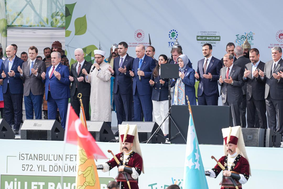 İstanbul un Fethi nin 572. yılı... Bakan Kurum: "Fatih Sultan Mehmed i örnek alarak Fetih ruhuna sahip çıkıyoruz" 2