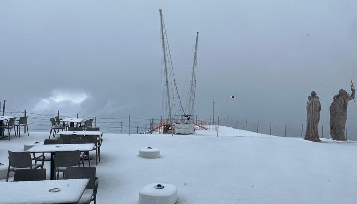 700x400 Antalya'da sürpriz kar yağışı