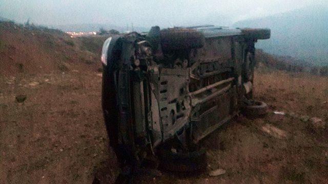 Siirt’te virajı alamayan araç takla attı: 2 yaralı