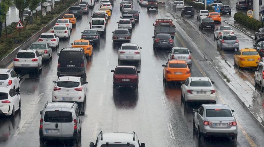 Ankara'da sağanak etkili oldu! Hayatı olumsuz etkiledi
