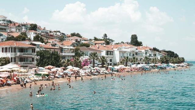 İstanbul plajlarında giriş ücretleri belli oldu! İşte Şile, Florya, Adalar, Kilyos sahillerinin plaj ücretleri