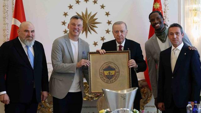 Cumhurbaşkanı Erdoğan, Fenerbahçe heyetini kabul etti