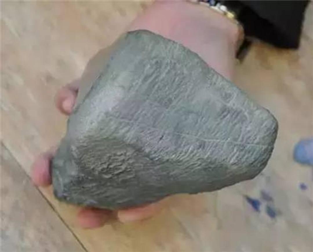 Taş sandı, bakın i&ccedil;inden ne &ccedil;ıktı