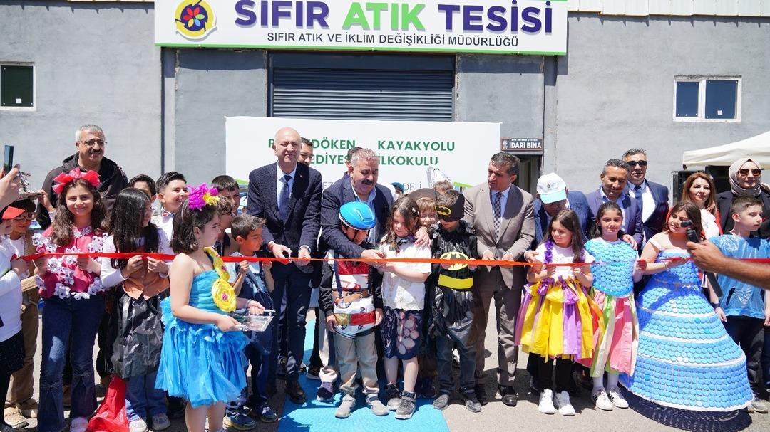 “Geri Dönüşüm Sıfır Atık Sergisi” : Minik öğrenciler geri dönüşüm sergisi açtı, yoğun ilgi gördü 2