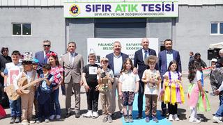 “Geri Dönüşüm Sıfır Atık Sergisi” : Minik öğrenciler geri dönüşüm sergisi açtı, yoğun ilgi gördü