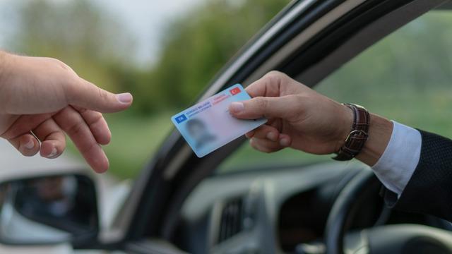 Ehliyet sahipleri bu tarihe dikkat! 15 liradan 7 bin 438 liraya çıkacak... İşte yapılması gerekenler