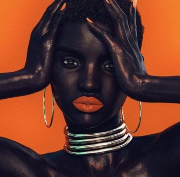 Herkes 'kim bu kadın?' diye soruyordu! Büyük sırrı ortaya çıktı G1