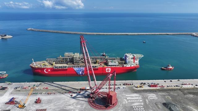 Doğal Gaz üretim platformu Osman Gazi Filyon Limanı'na demirlendi! Erdoğan uğurlamıştı, Türkiye dünyada 6'ıncı oldu... 