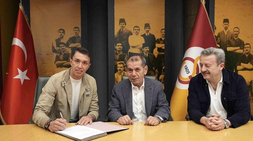 Galatasaray'dan takıma veda eden Fernando Muslera ile sürpriz imza!