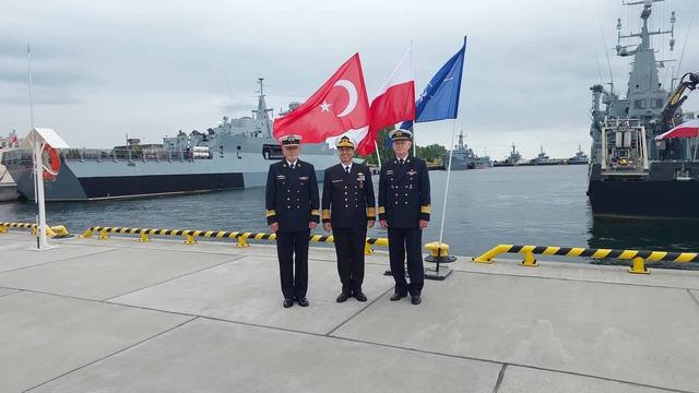 Deniz Kuvvetleri Komutanı Tatlıoğlu, Polonya Deniz Kuvvetleri Komutanı Ziemianski ile görüştü