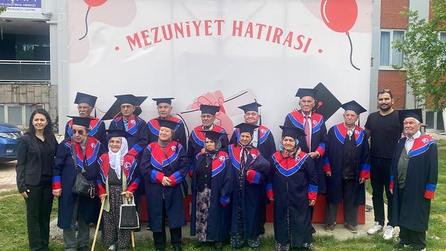 76 yıl sonra gelen mezuniyet: Bir ömür boyu beklenen hayaller gerçek oldu