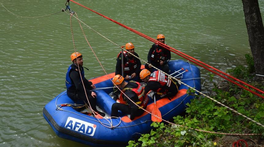 Trabzon'da 6 gün önce dereye düşen çocuktan acı haber! Cansız bedenine ulaşıldı
