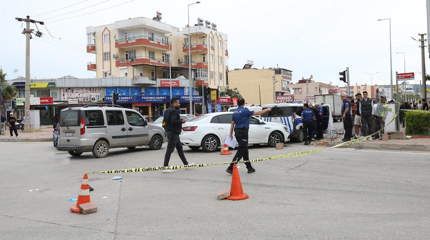 Antalya'da iki grup arasında çıkan kavgada 4 kişi yaralandı