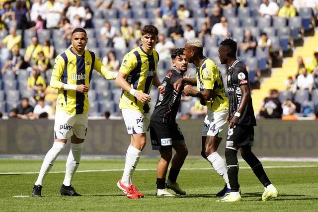 Fenerbahçe sezonu 3 puanla tamamladı! Sarı-Lacivertliler Konyaspor karşısında ikinci yarıda geri döndü