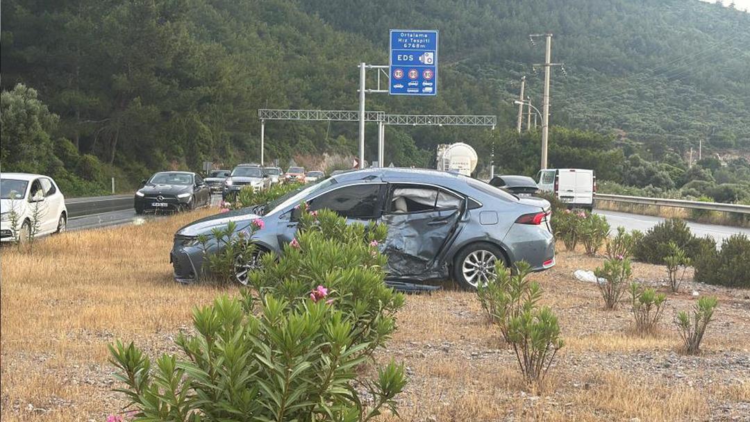 Bodrum da can pazarı: Minibüsle otomobil çarpıştı, 15 kişi yaralandı 2