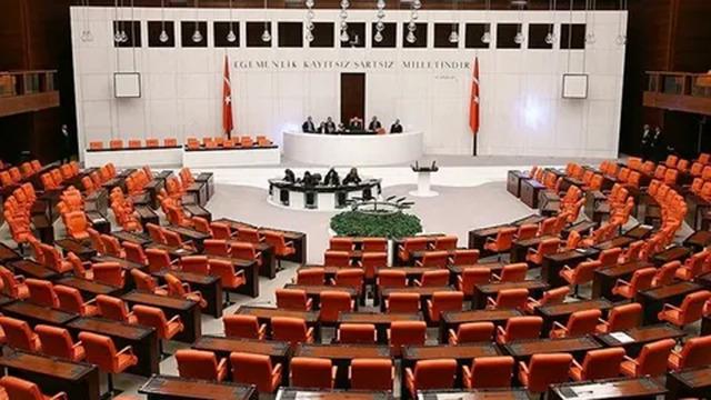 Adalet Komisyonu’nda gerginlik: Neden üstünüze alınıyorsunuz?