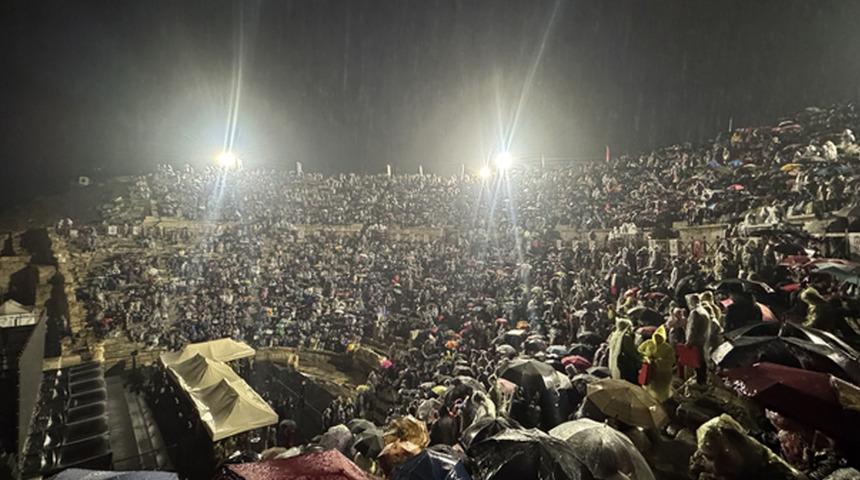 Rus Kızıl Ordu Korosu'nun Denizli'deki etkinliği yağmur nedeniyle iptal oldu