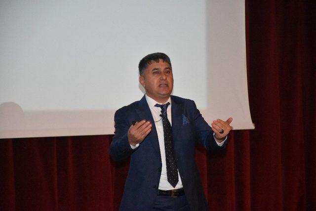 Kahta’da ‘Teröre Hep Birlikte Dur Diyelim’ Konferansı