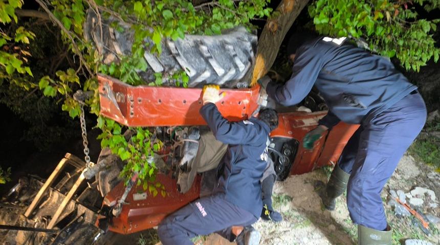 Malatya'da traktör devrildi, sürücü hayatını kaybetti