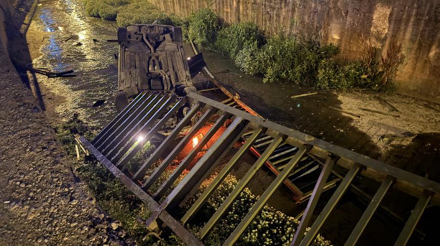 Beykoz'da otomobil, dere yatağına düştü: 1 kişi yaralandı