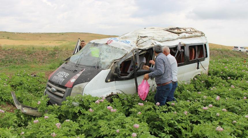 Amasya’da yolcu minibüsü takla attı! 1 kişi hayatını kaybetti, 4 kişi yaralandı
