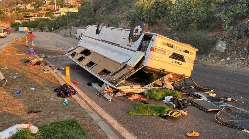 25 kişi yaralandı! Hatay'da sabaha karşı feci kaza