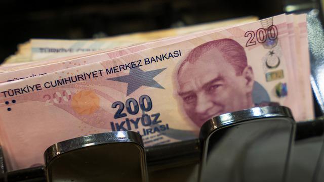 Emekliler dikkat! SGK duyurdu... Ödemeler öne çekildi, işte hesaplara yatacağı tarih