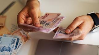 Yıllık izne çıkacak tüm çalışanları ilgilendiren karar! Ücretin peşin ödenmesi detayı... Kıdem tazminatı yolu da var