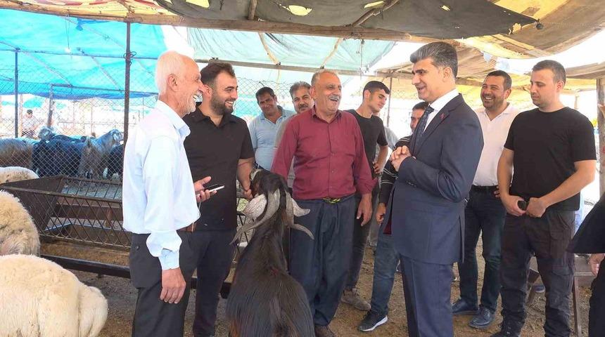 Kurban Bayramı öncesi Akdeniz’de kurban satış yerleri hazır