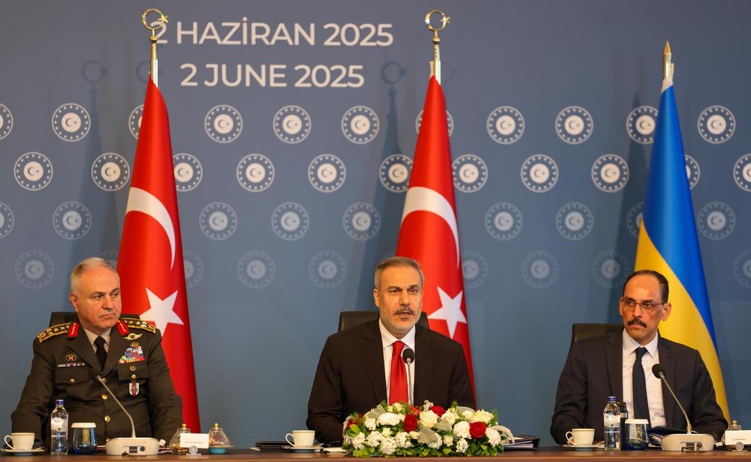 AA-20250602-38162580-38162576-ISTANBUL_BARIS_MUZAKERELERI_RUSYAUKRAYNA_SAVASINI_SONLANDIRMAYI_HEDEFLEYEN_TURKIYERUSYAUKRAYNA_UCLU_TOPLANTISI_BASLADI
