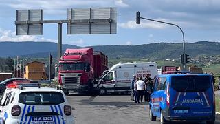 Bolu'da feci kaza! Başsavcının bulunduğu ambulans da kazaya karıştı: 8 yaralı