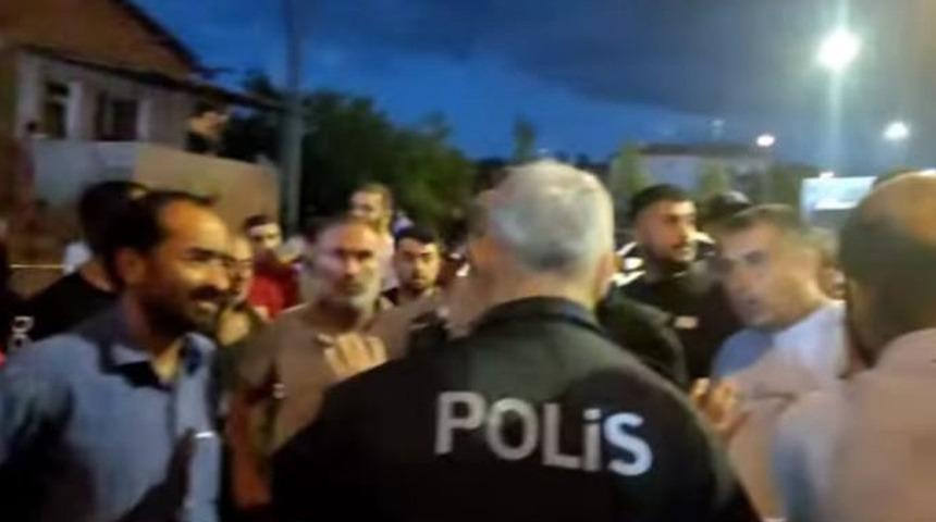 Malatya'da kaza sonrası vatandaşlar yolu ulaşıma kapattı