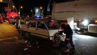 Malatya'da iki aracın karıştığı kazada ortalık savaş alanına döndü! 4 yaralı