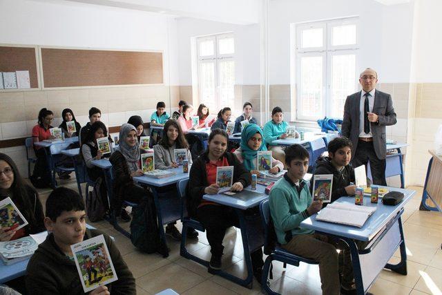 Sınıfa kitap alması karşılığında, oğluna çarpan sürücüyle uzlaştı