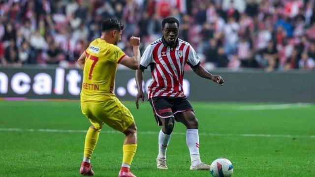 Samsunspor’da 5 yabancı futbolcu ile yollar ayrıldı