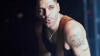 Emir Can İğrek'in sahne tarzı sosyal medyanın diline düştü! Görenler aynı şeyi söyledi 