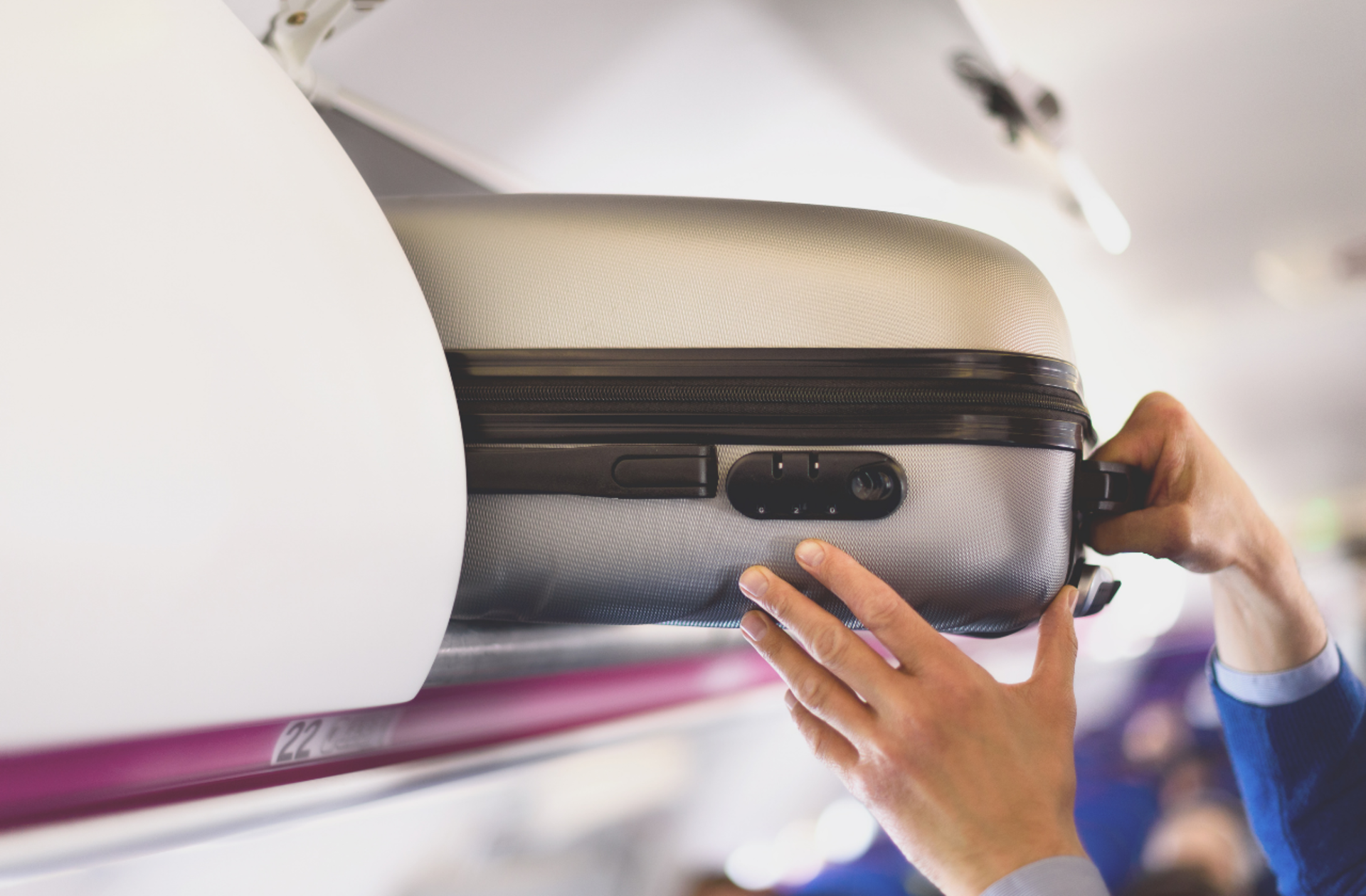 Seyahatlerde yerden kazandıracak kabin boy valizler	