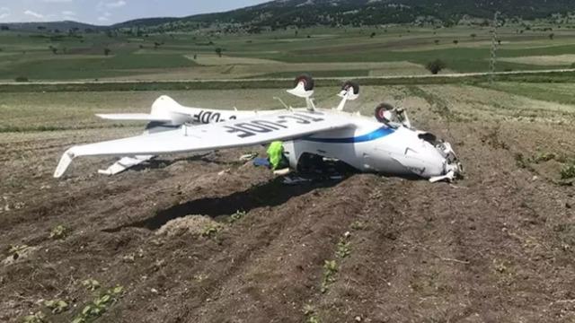 Bilecik'te eğitim uçağı zorunlu iniş yaptı! Kazada pilot yaralandı