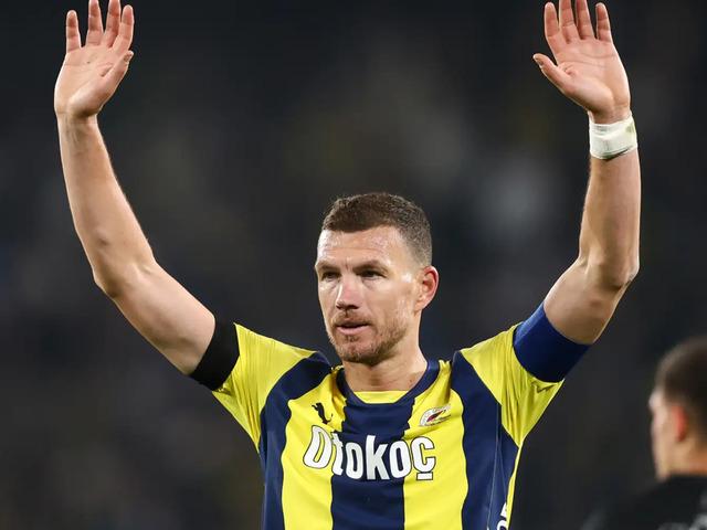 Fenerbahçe'den ayrılan Edin Dzeko'ya Süper Lig ekibinden sürpriz teklif!