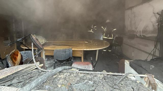 Öğretmenler odasında korkutan yangın! Büyümeden müdahale edildi