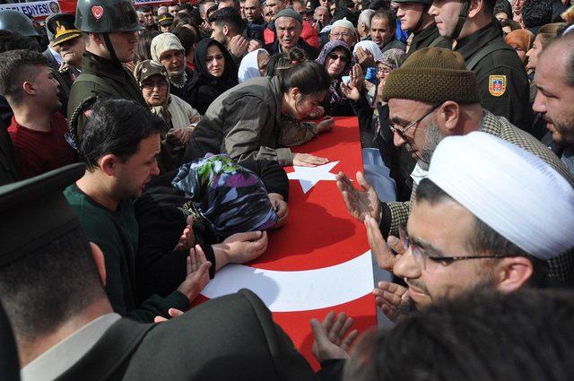 Afrin şehidi Uzman Çavuş Dinek, telefonla görüştüğü annesinden helallik istemiş (2)